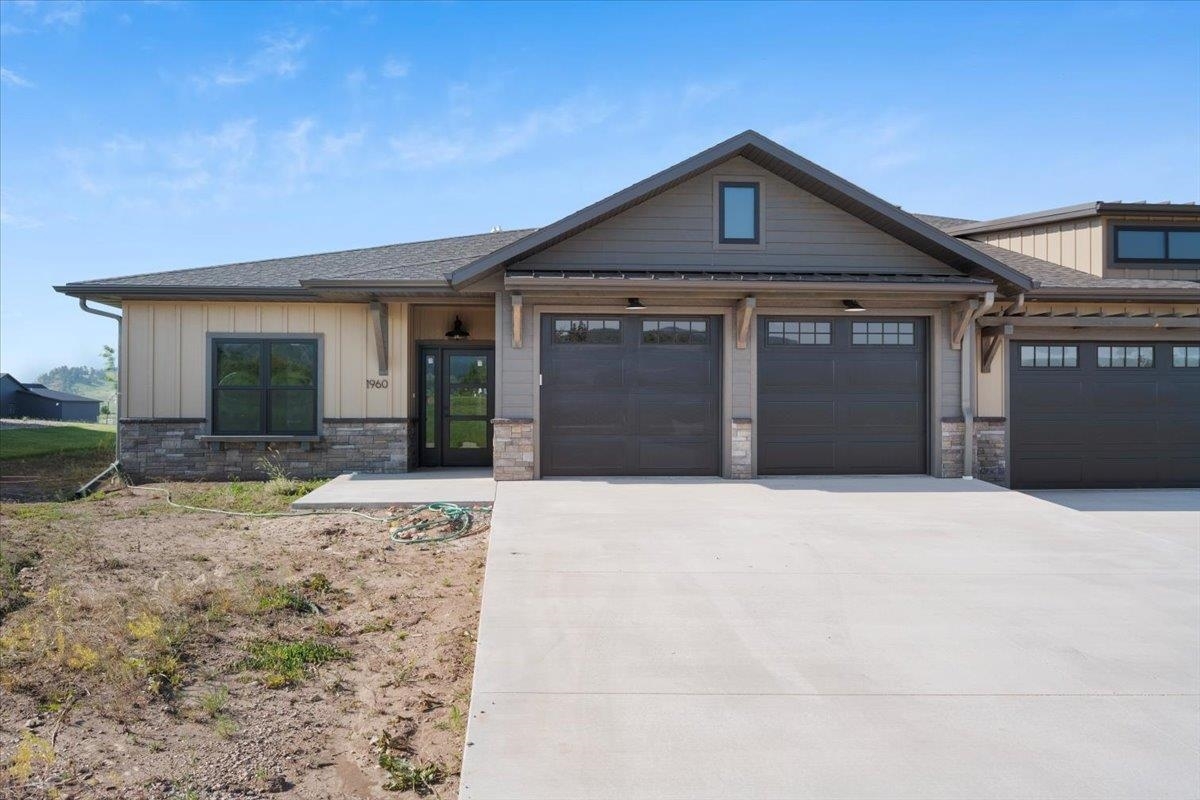 Property Photo:  1960 Pronghorn Road  SD 57783 