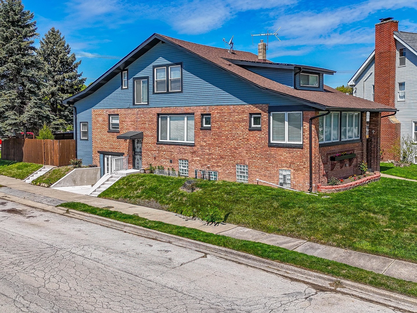9712 W Shore Drive  Oak Lawn IL 60453 photo