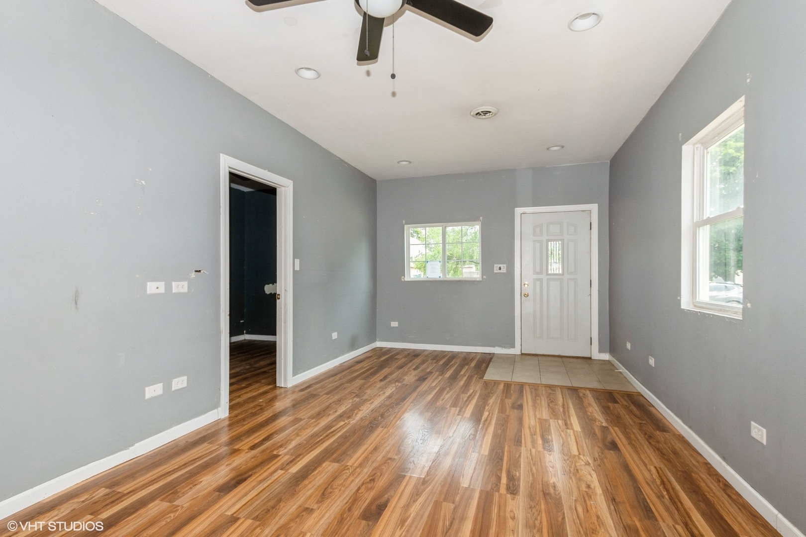 Property Photo:  606 Florence Avenue  IL 60433 