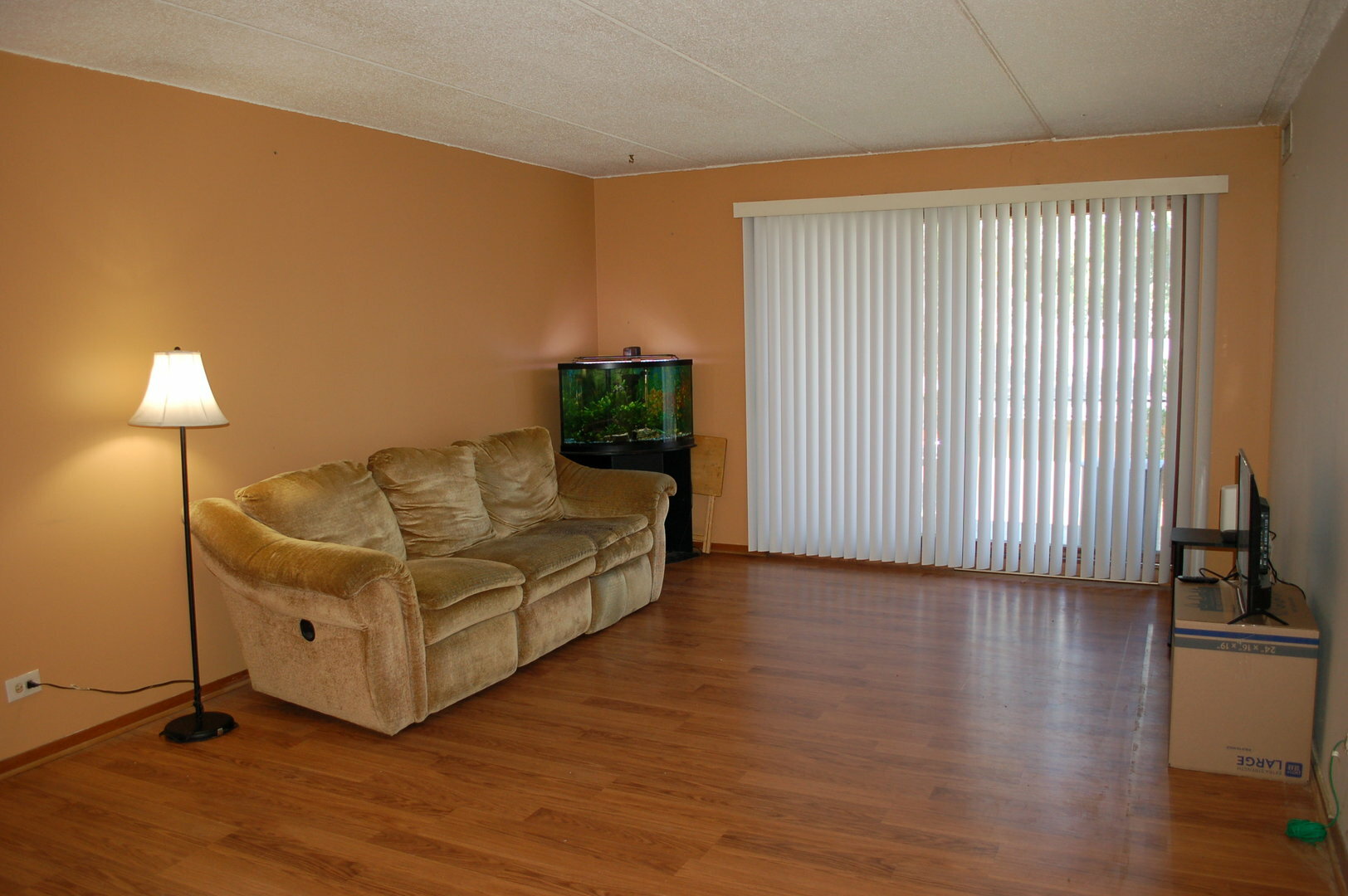 Property Photo: 5S070 Pebblewood Lane G-7 IL 60563