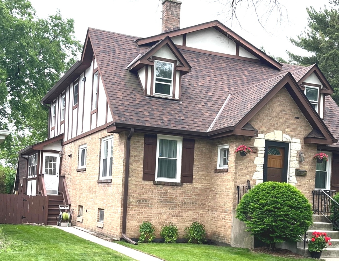 Property Photo: 9907 Kedvale Avenue IL 60076