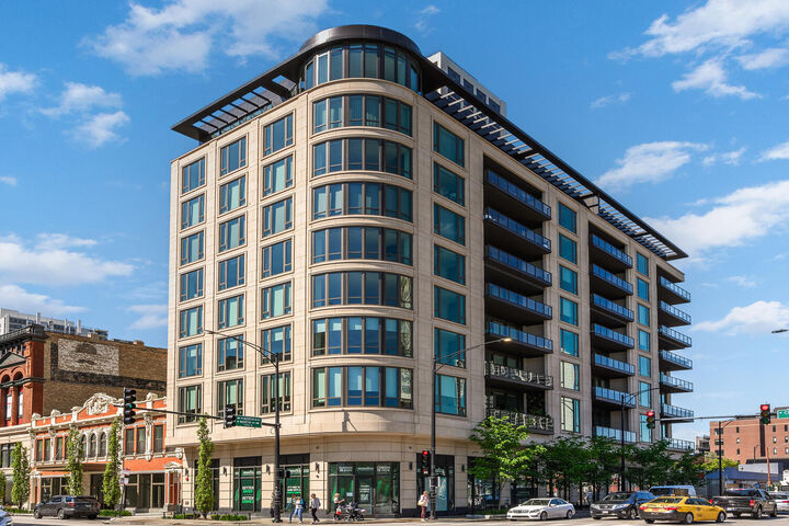 1550 N Clark Street 302  Chicago IL 60610 photo