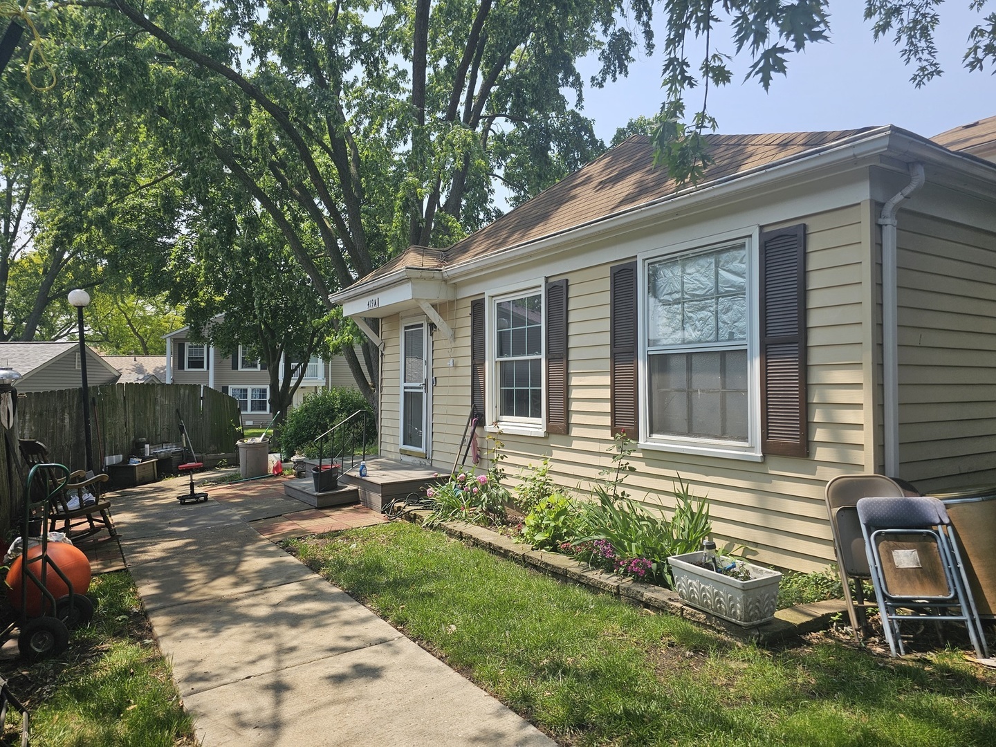 419 Sidney Avenue A  Glendale Heights IL 60139 photo
