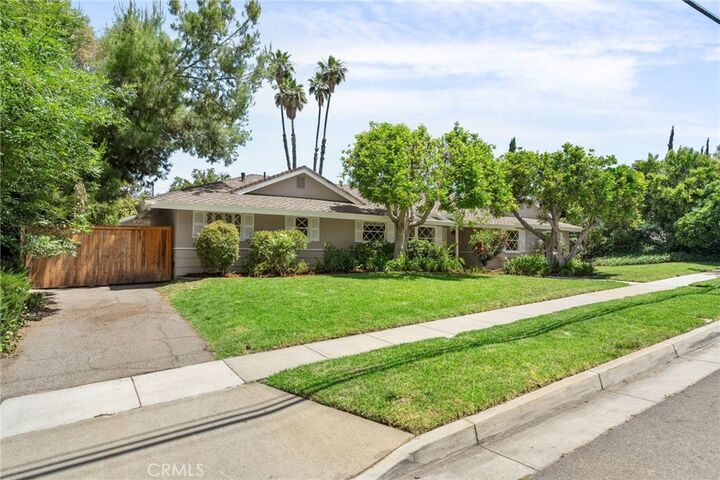 Property Photo:  313 E South Avenue  CA 92373 