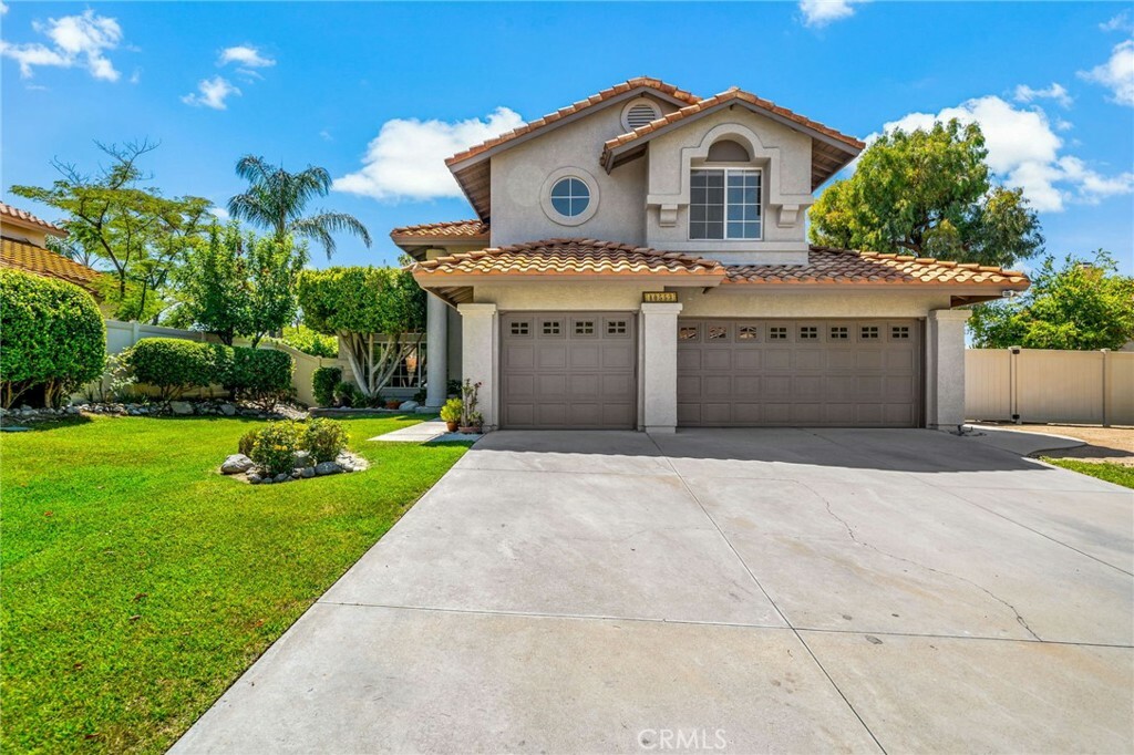 Property Photo: 40553 Calle Katerine CA 92591
