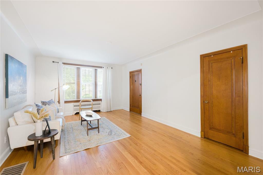 Property Photo: 8100 Delmar Boulevard 1W MO 63130