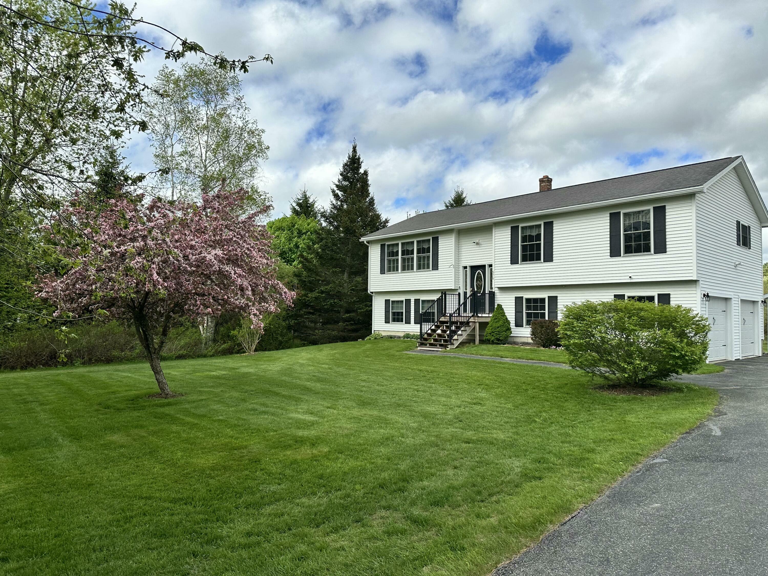 976 Essex Street  Bangor ME 04401 photo