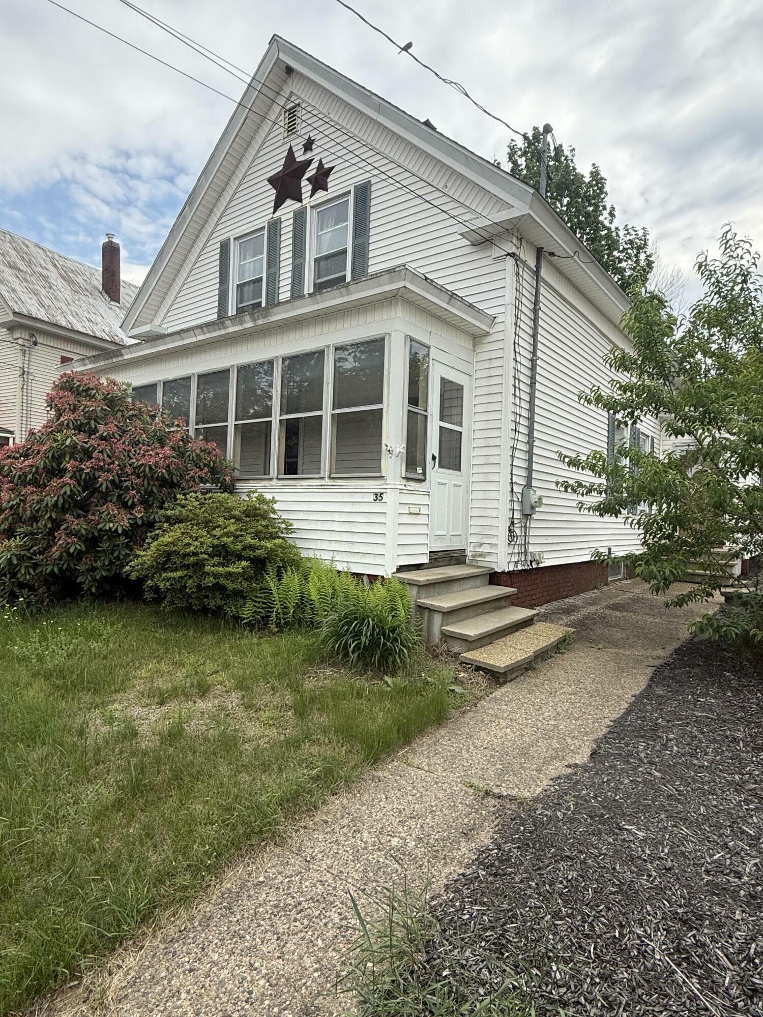 Property Photo: 35 Pleasant Street ME 04083