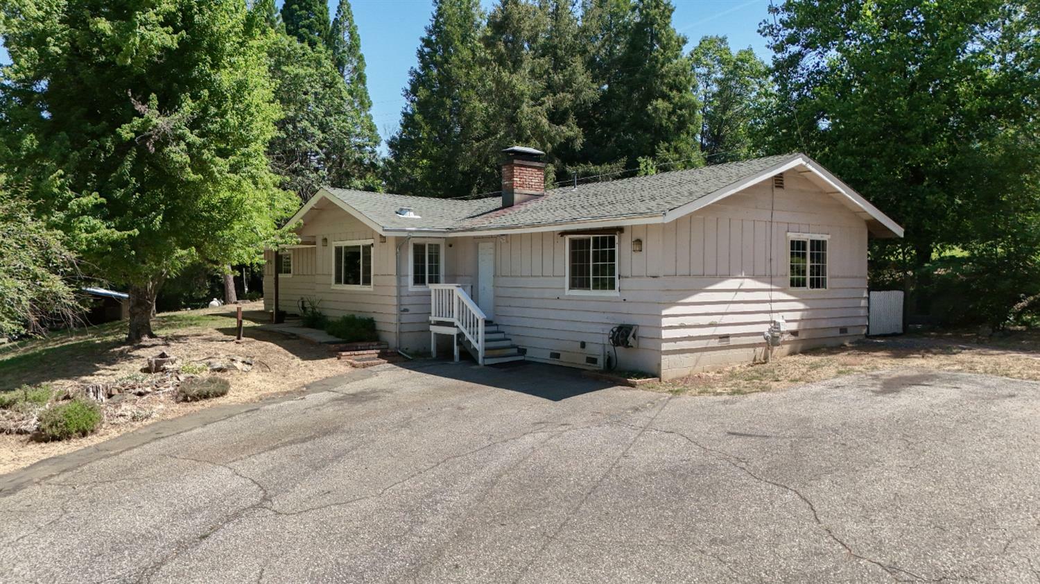 Property Photo: 12038 McCourtney Road CA 95949