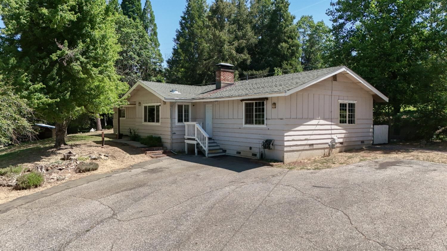 Property Photo: 12038 McCourtney Road CA 95949