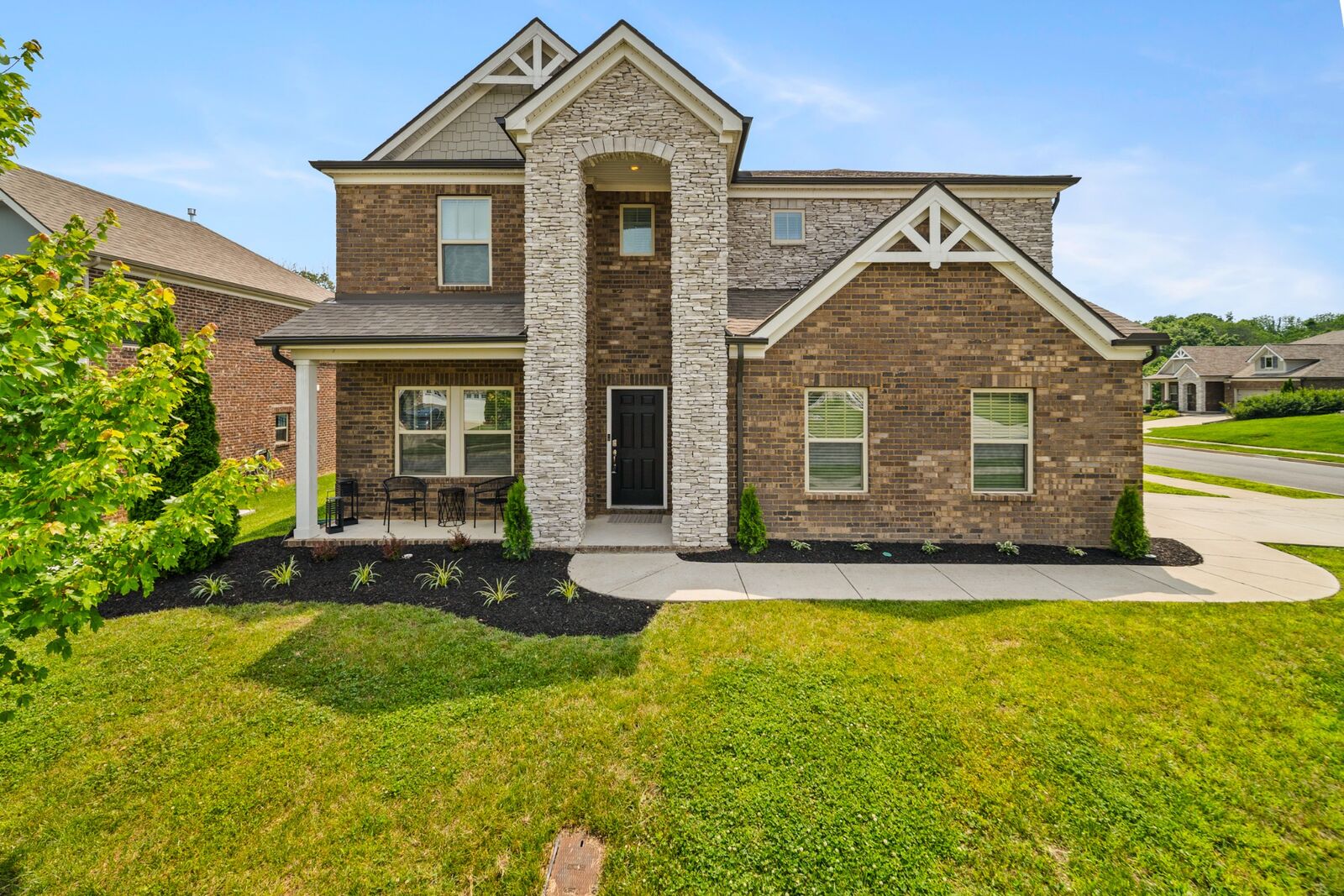 Property Photo: 805 Dunbar Ct TN 37072