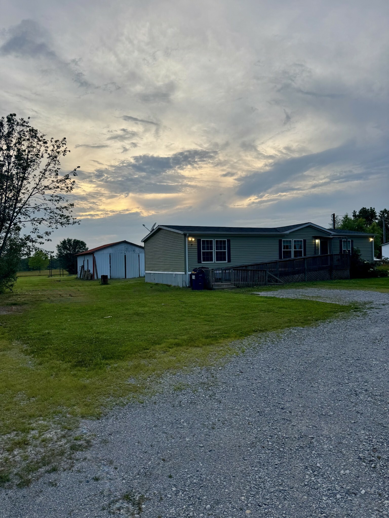 Property Photo: 189 Holloway St TN 38483