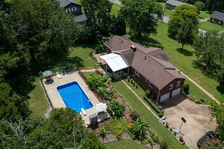 Property Photo: 237 Craigmeade Dr TN 37214