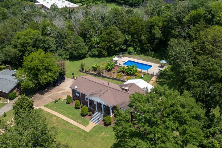 Property Photo: 237 Craigmeade Dr TN 37214