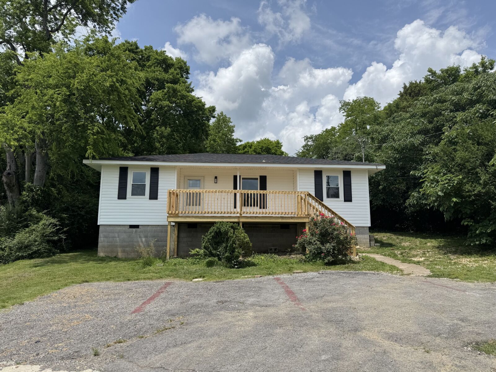 Property Photo: 505 Edison St W TN 37334