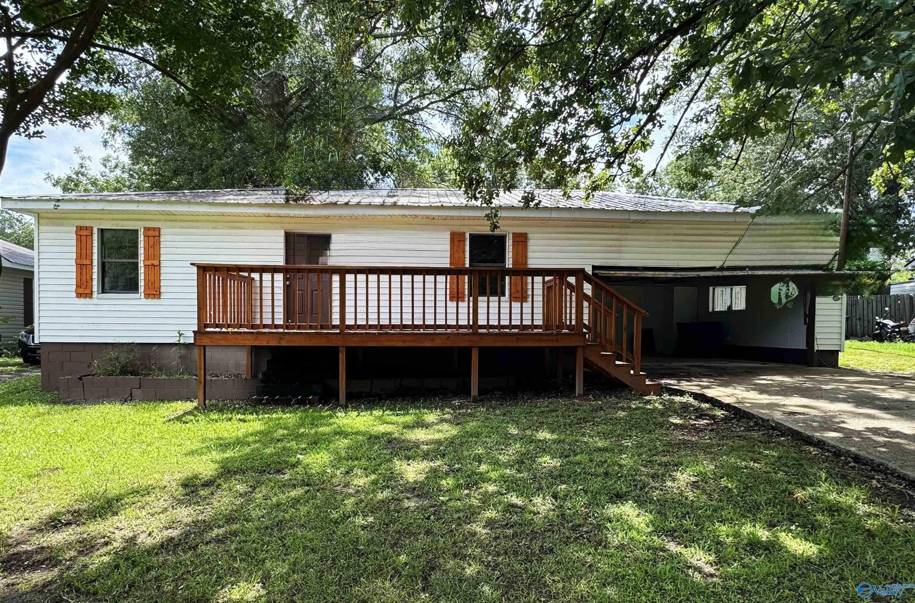 Property Photo: 606 8th Avenue SW AL 35954