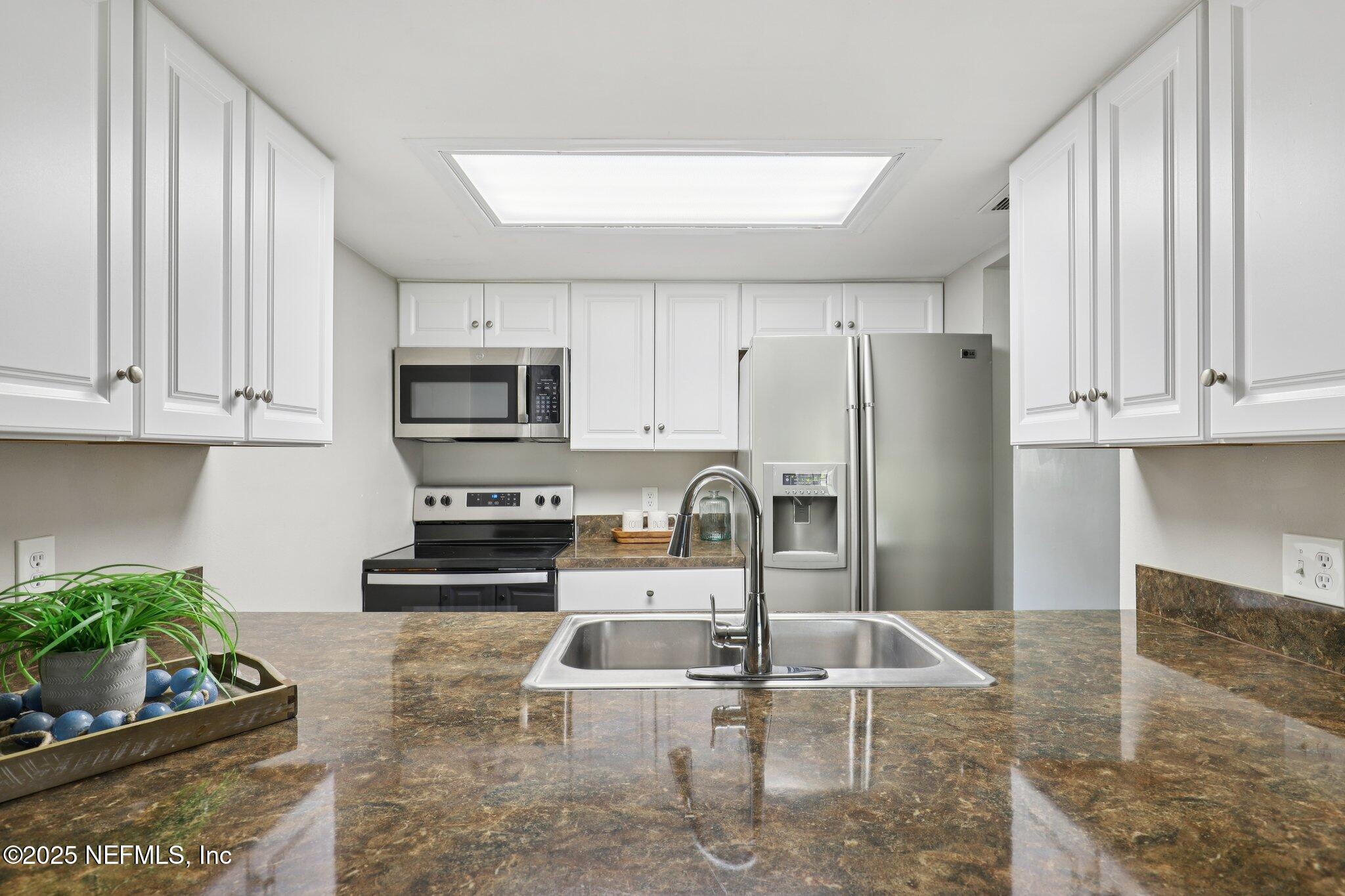 Property Photo:  1262 The Grove Road  FL 32073 