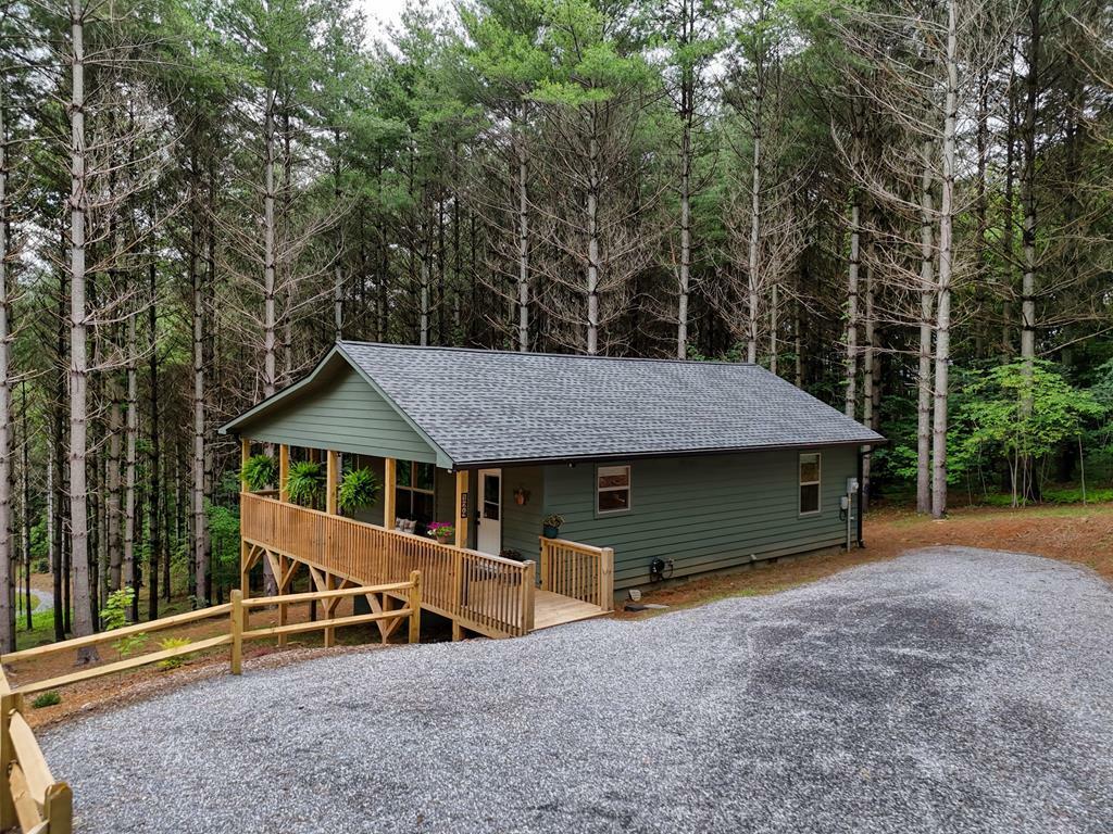 Property Photo: 124 Lakeside Estates Drive NC 28904