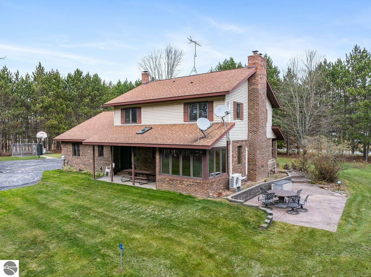 Property Photo: 9869 Oakwood MI 48653