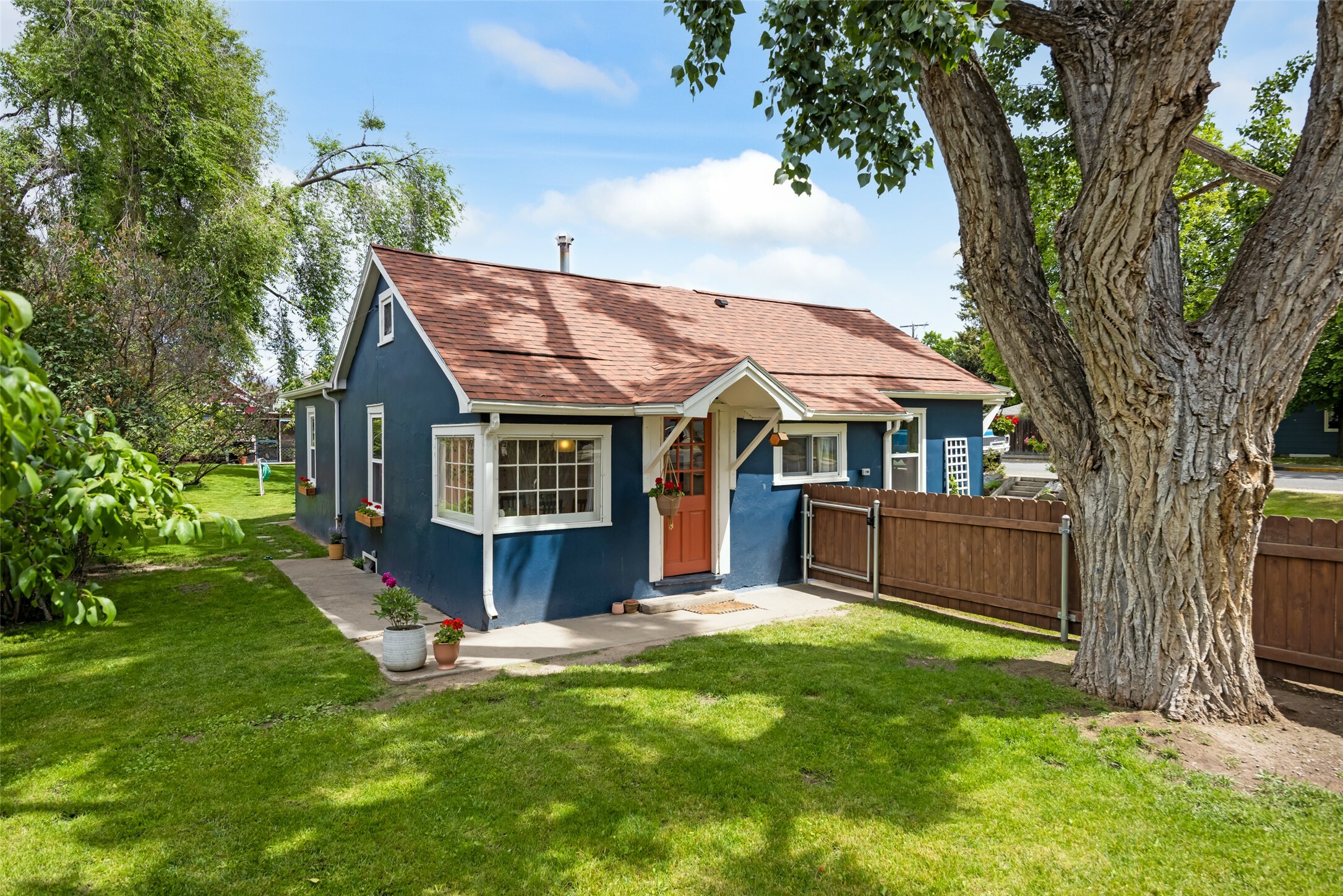 Property Photo: 2431 Thames Street MT 59801
