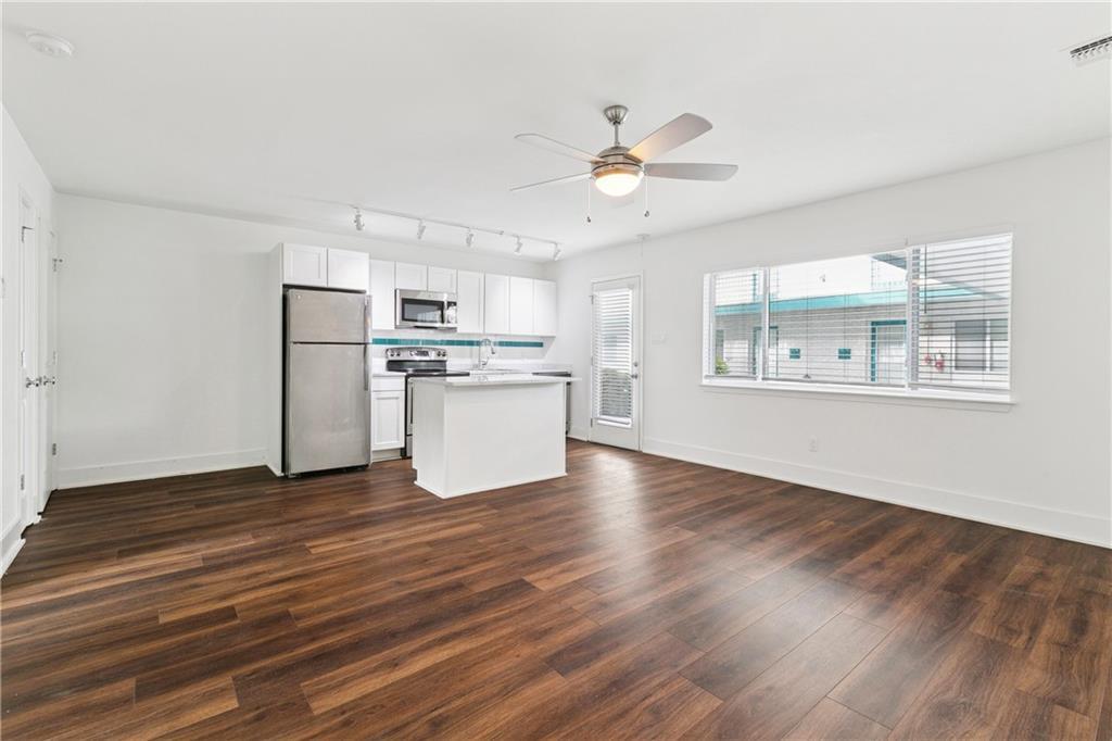Property Photo: 2833 St Charles Avenue 19 LA 70115