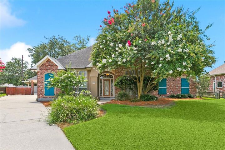 Property Photo:  142 Colony Road  LA 70037 