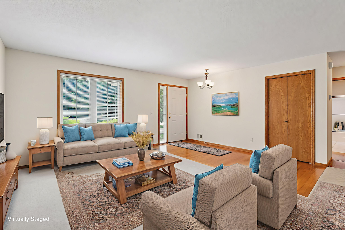 Property Photo:  1816 Michigan Drive  MN 55057 