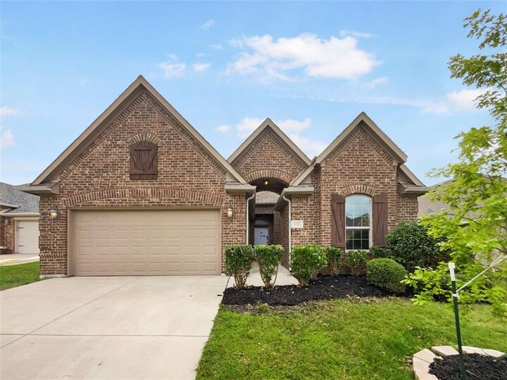 Property Photo: 5217 Cross Plains Court TX 76126