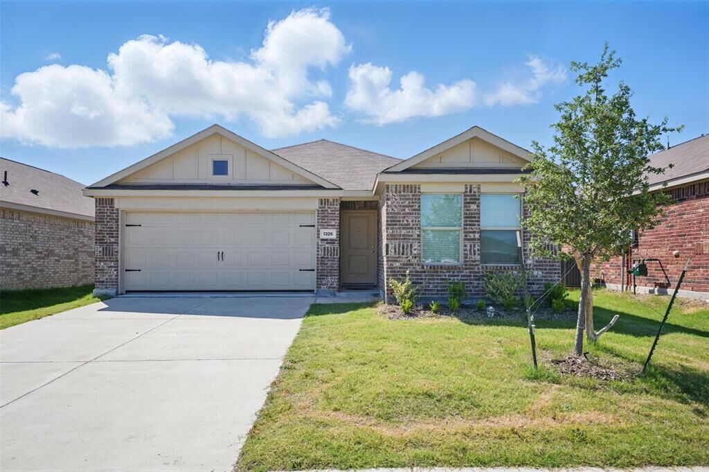 Property Photo: 1326 Eldridge Pond Street TX 75126