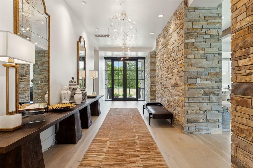 Property Photo:  1502 Bluffview Drive  TX 76262 