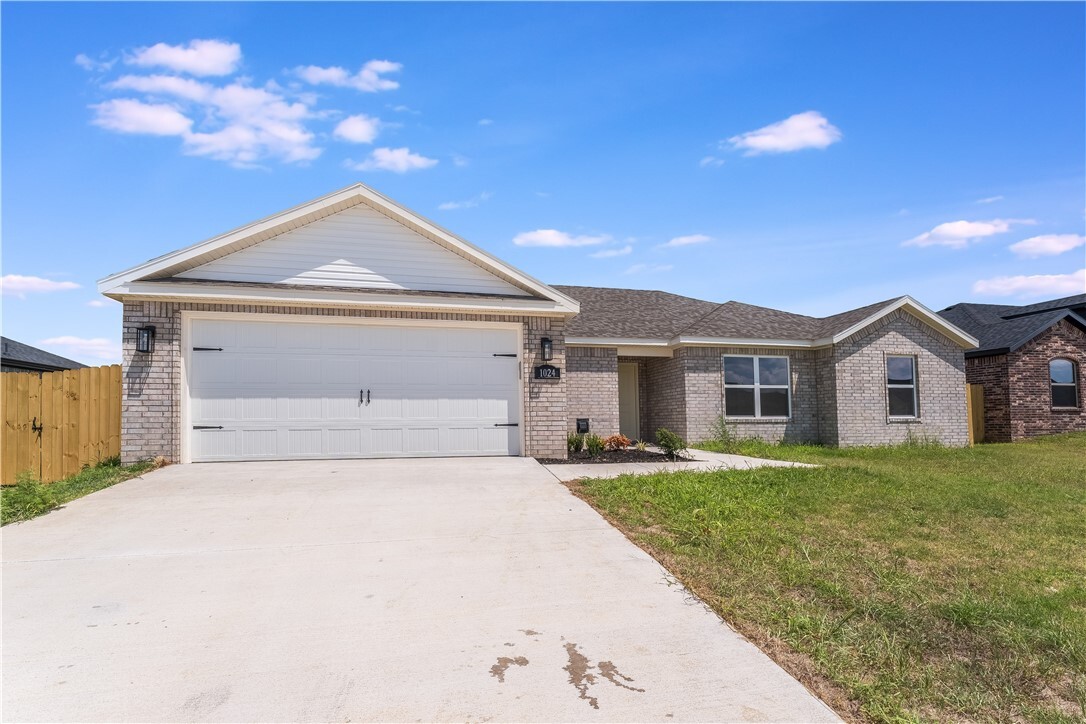 Property Photo: 1000 Autumn Royal Avenue AR 72745