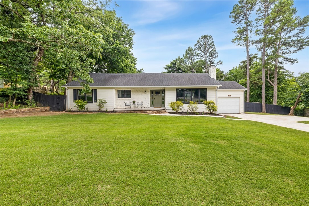 243 E North Street  Fayetteville AR 72701 photo