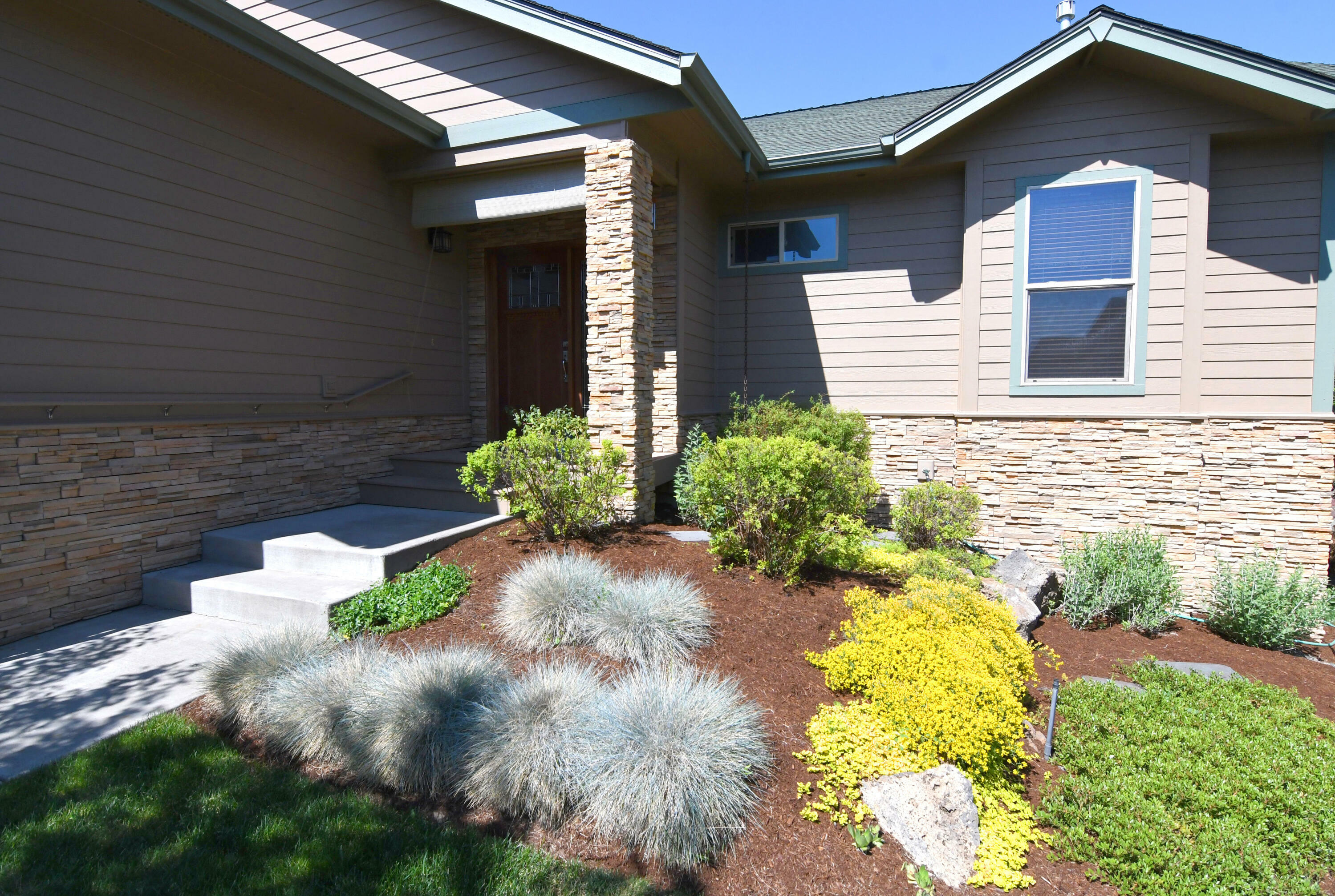 Property Photo: 4197 SW Tommy Armour Lane OR 97756