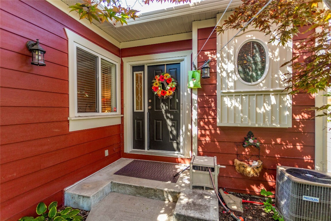Photo de la propriété: 389 McCarren Avenue BC V1W 4W3
