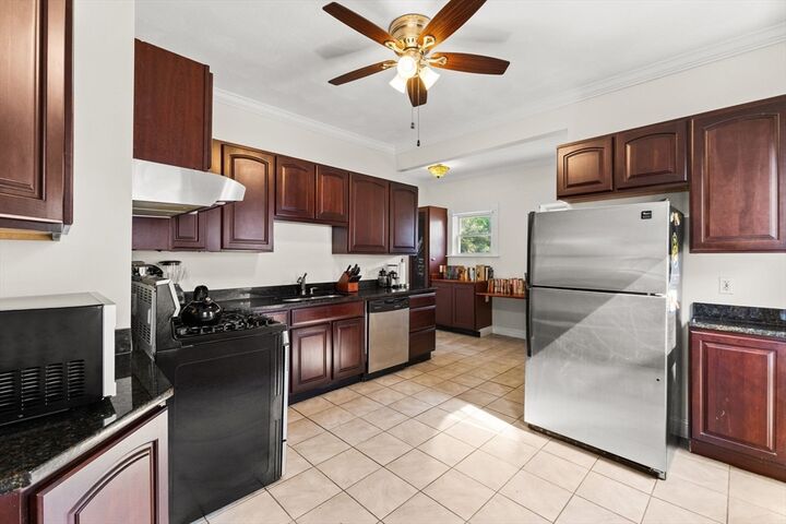 Property Photo:  202 Rochambeau Ave 2  RI 02906