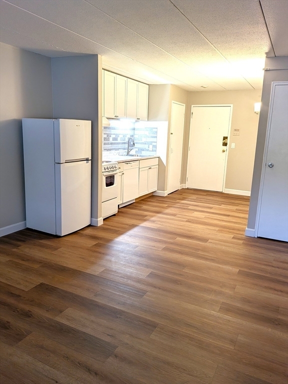 Property Photo: 126 Beaver St 10 MA 01702