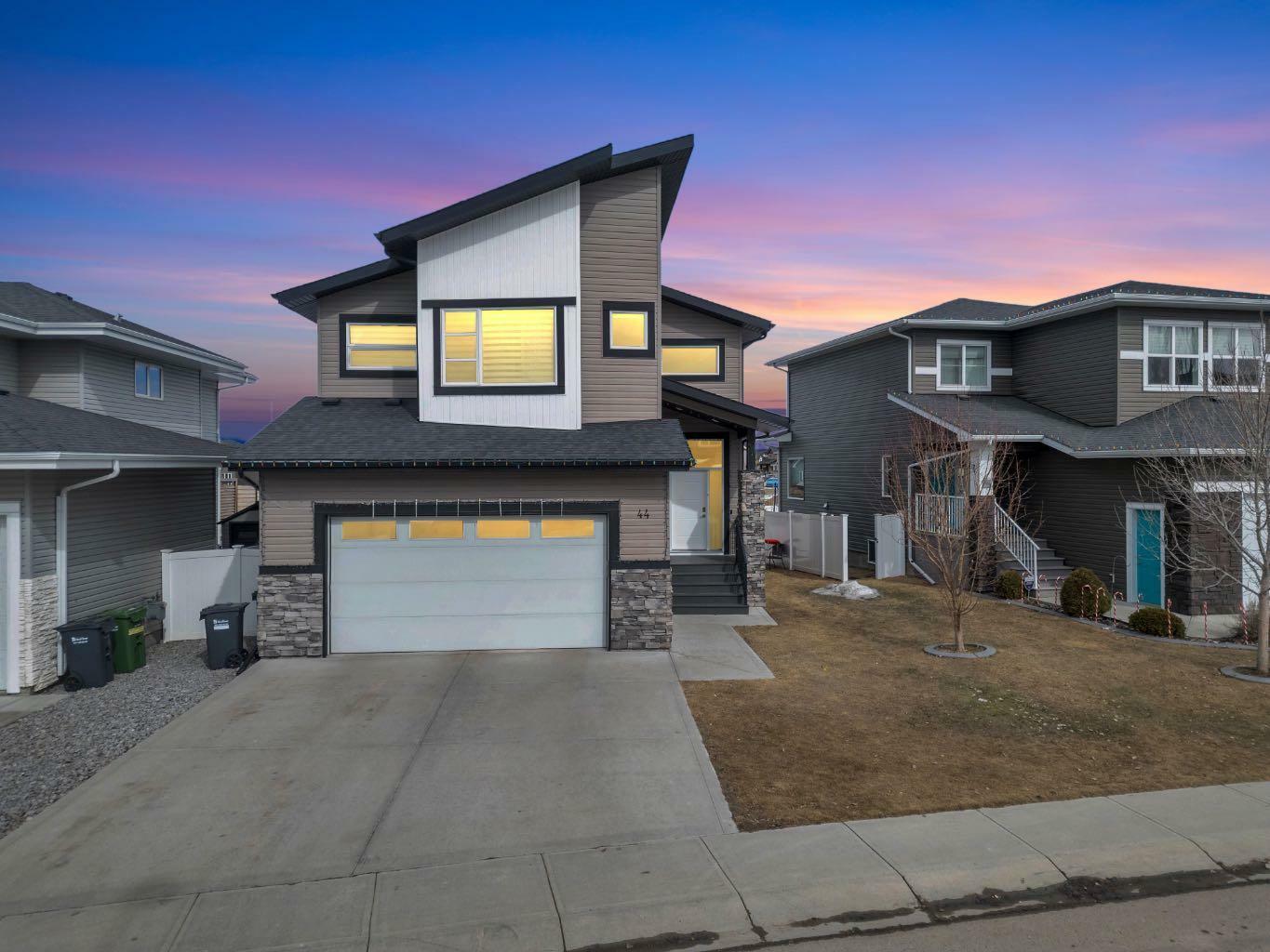 Property Photo: 44 Vancouver Crescent AB T4R 0N6