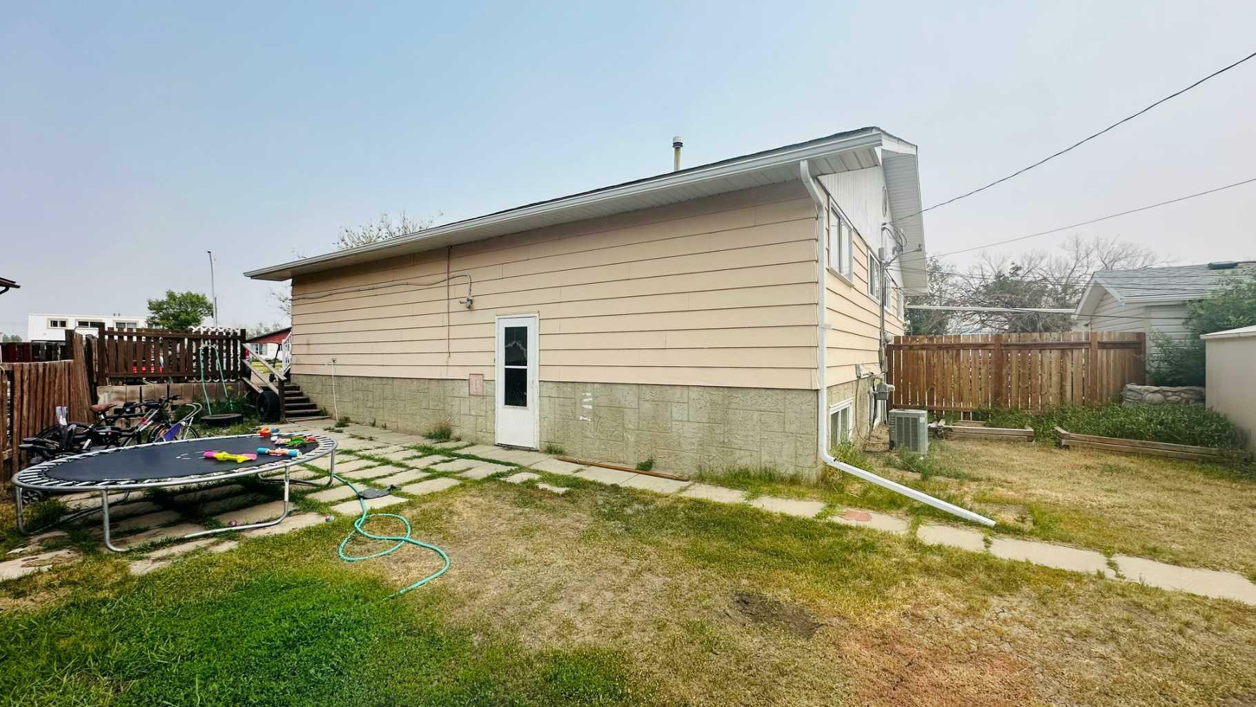 Property Photo: 54 Hunts Place AB T0J 0Y6