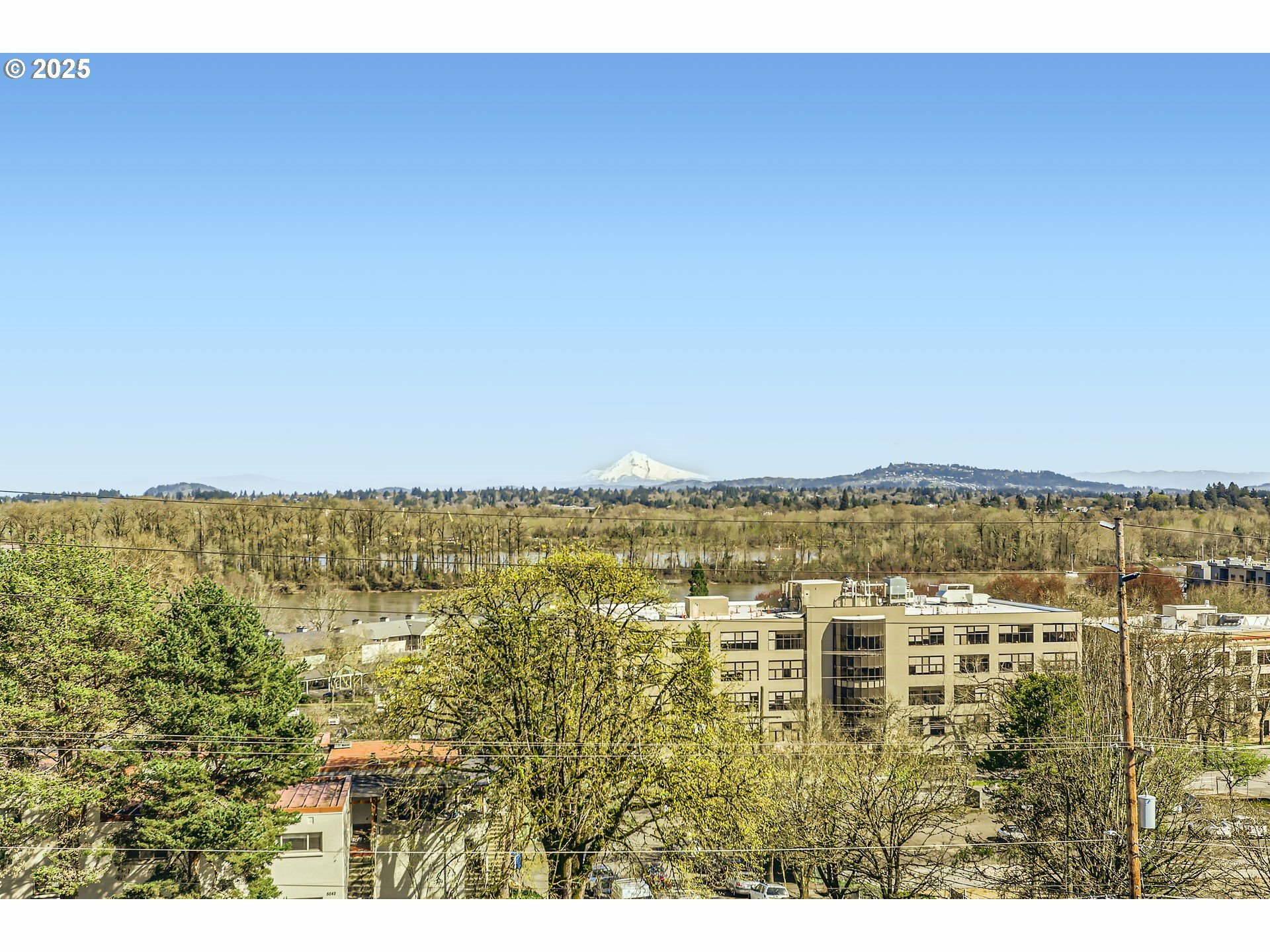 Property Photo:  5036 SW View Point Ter  OR 97239 