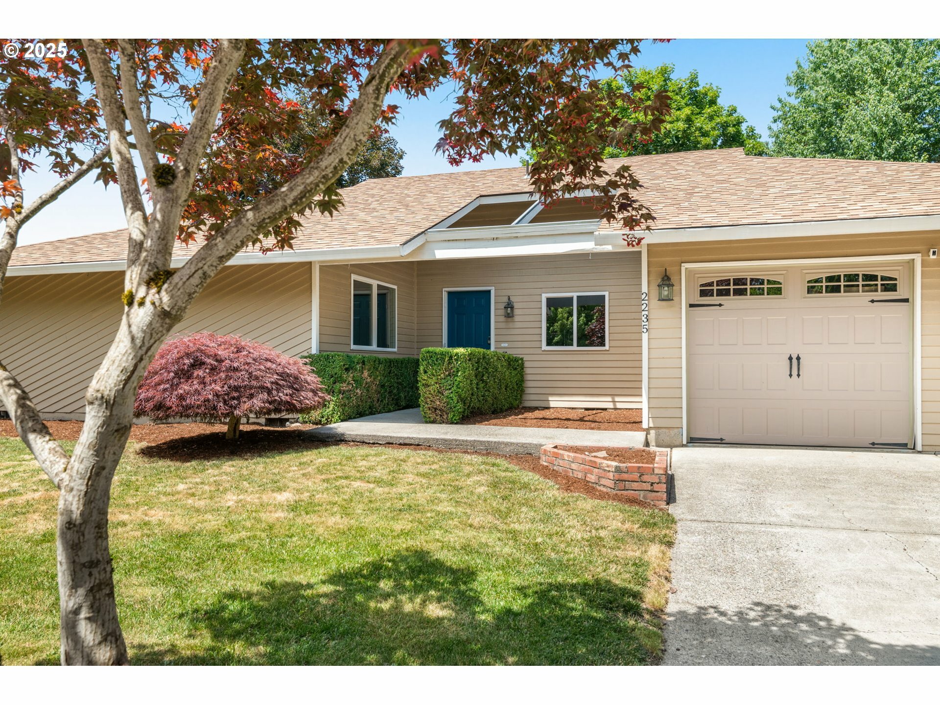 Property Photo: 2235 SE Willow Ct OR 97123
