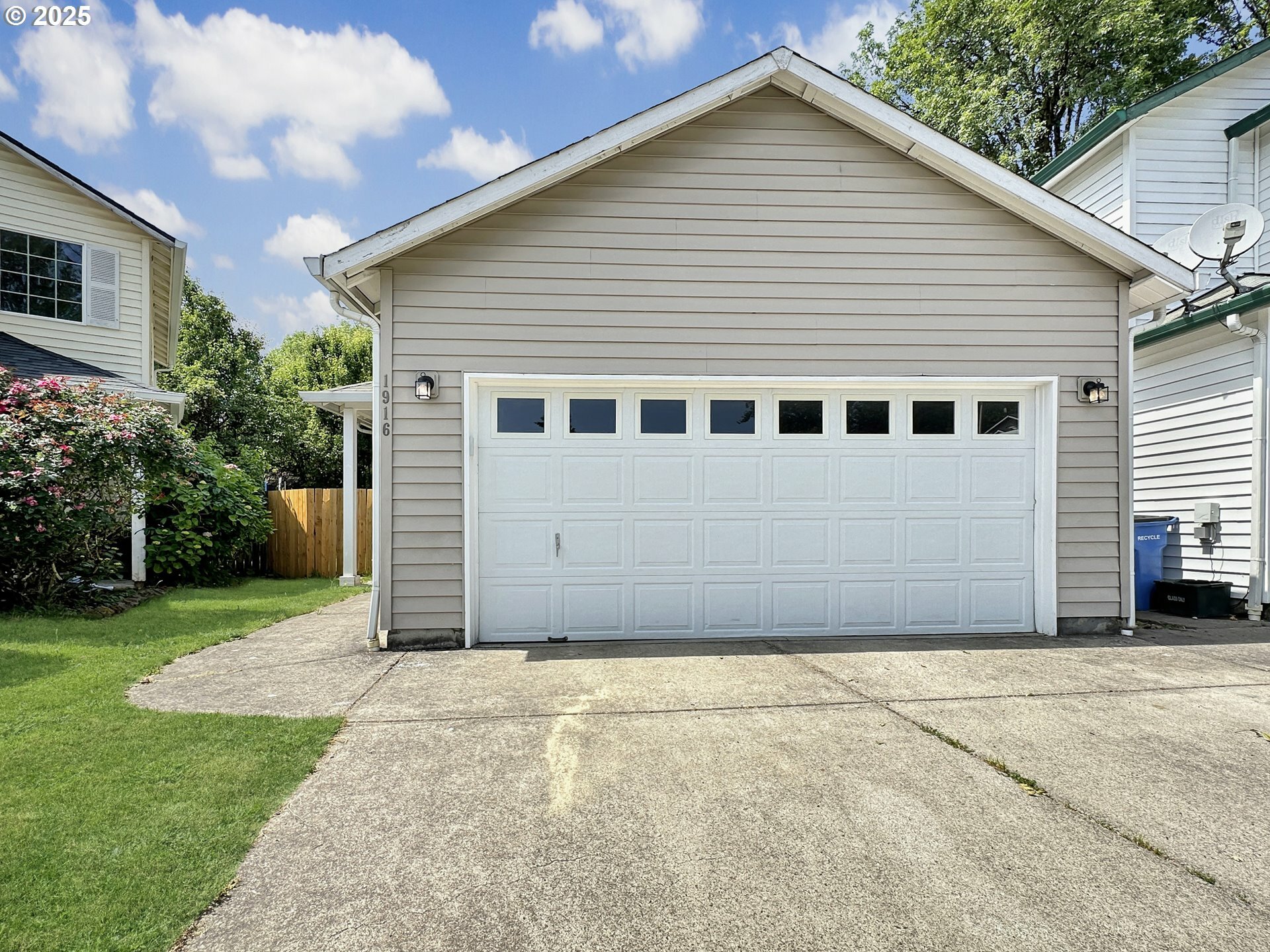 Property Photo: 1916 SW 6th St WA 98604