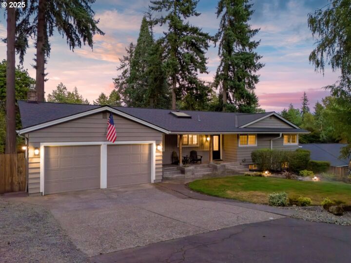 Property Photo:  13920 Shireva Dr  OR 97034 