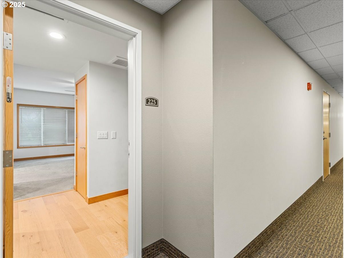 Property Photo: 300 W 8th St 225E WA 98660