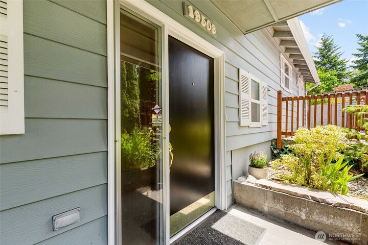 Property Photo:  19508  23rd Avenue NE  WA 98155 