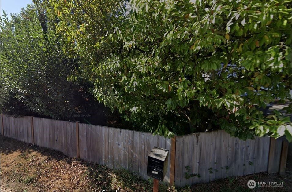 Property Photo:  3503  Meadow Avenue N  WA 98056 