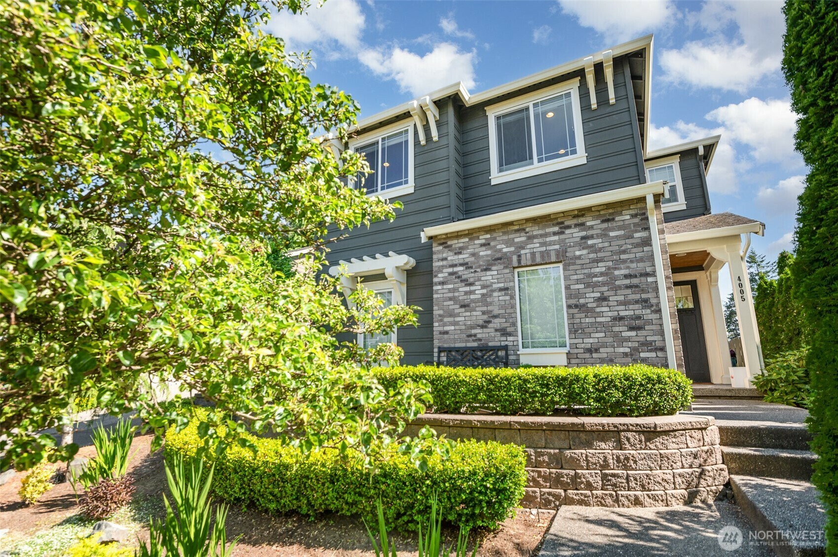 Property Photo: 4005 W Briarcliff Lane WA 98199