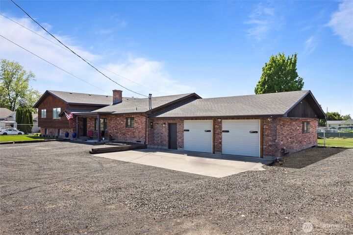 Property Photo: 531 Hatch Street WA 99362