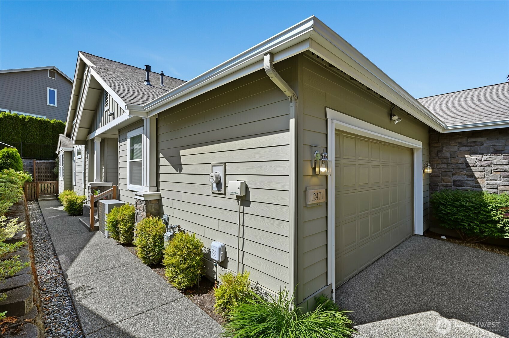 Property Photo: 12471 240th Place NE WA 98053
