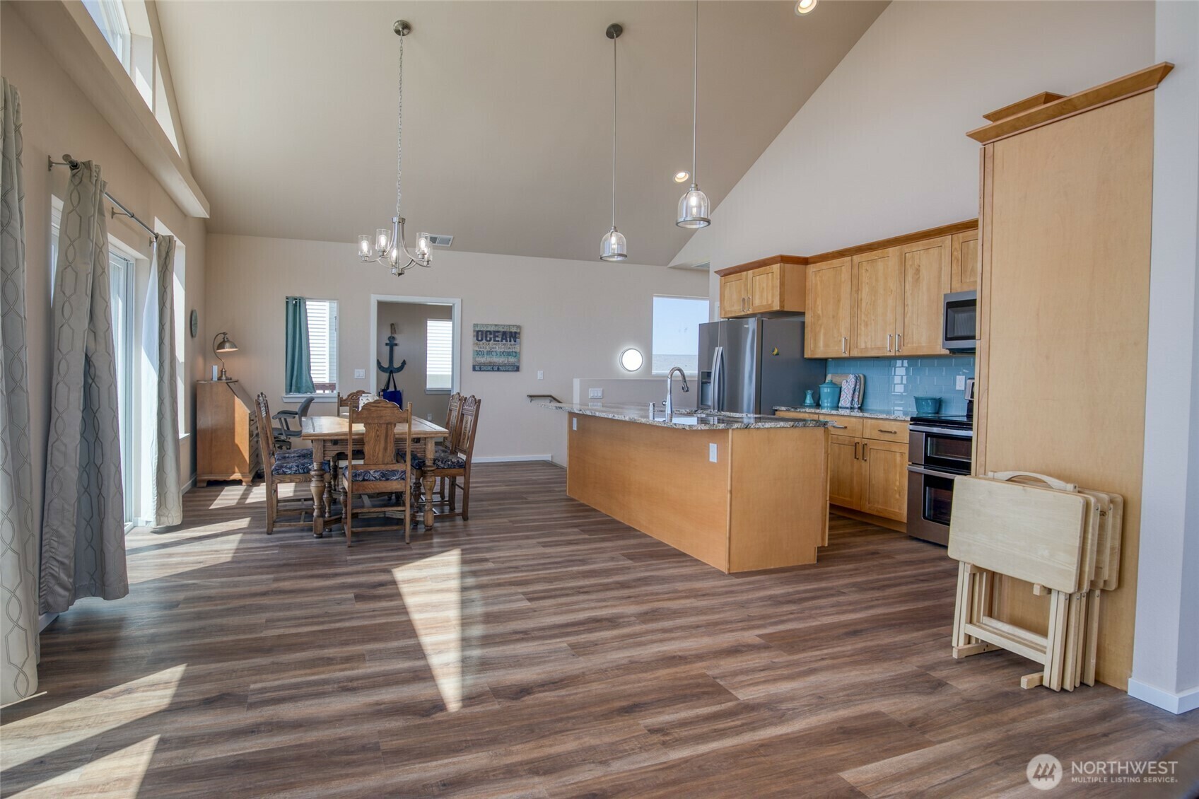 Property Photo: 1511 E Ocean Shores Boulevard SW WA 98569
