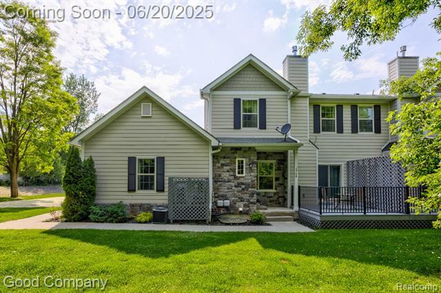 1724 Barrington Court  Lake Orion Vlg MI 48360 photo